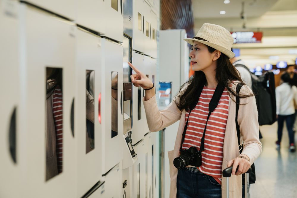 Travelling domestic helper from Singapore looking for her airport locker